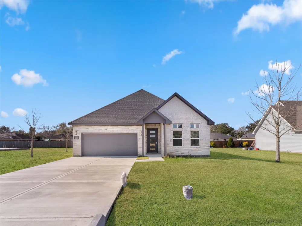 209 Silverleaf Street Sweeny, TX 77480