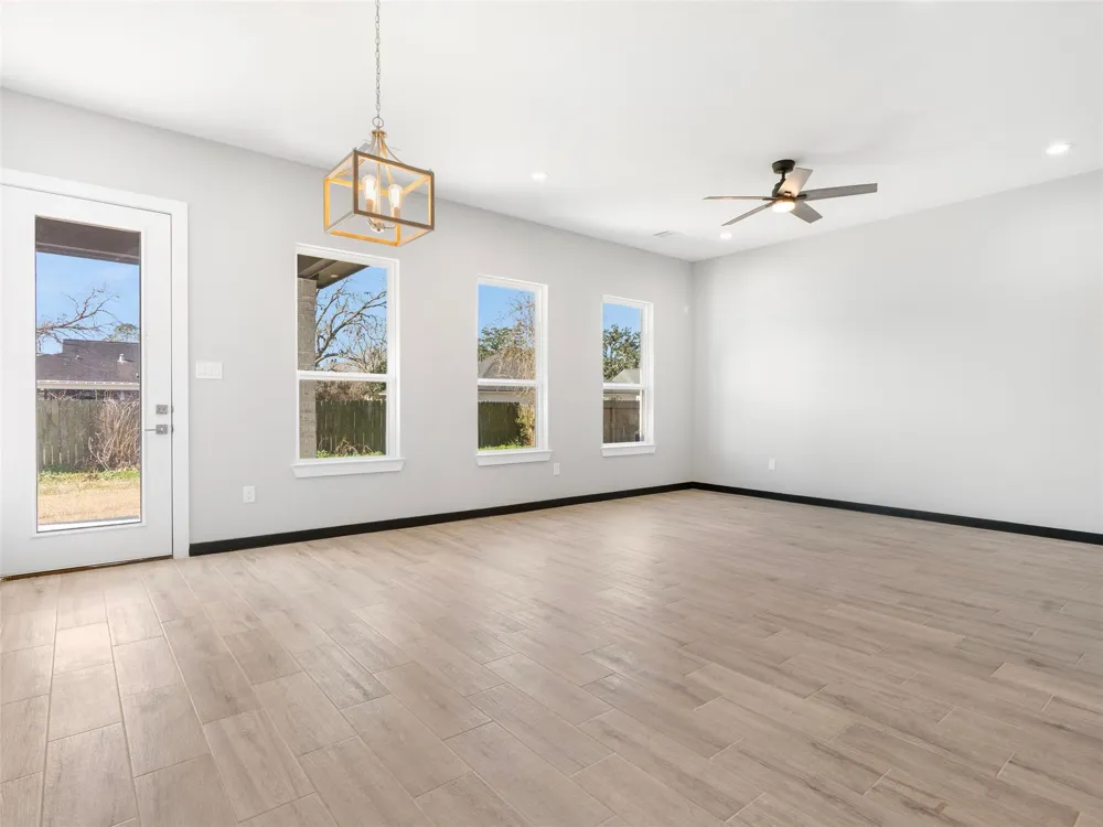 209 Silverleaf Street Sweeny, TX 77480