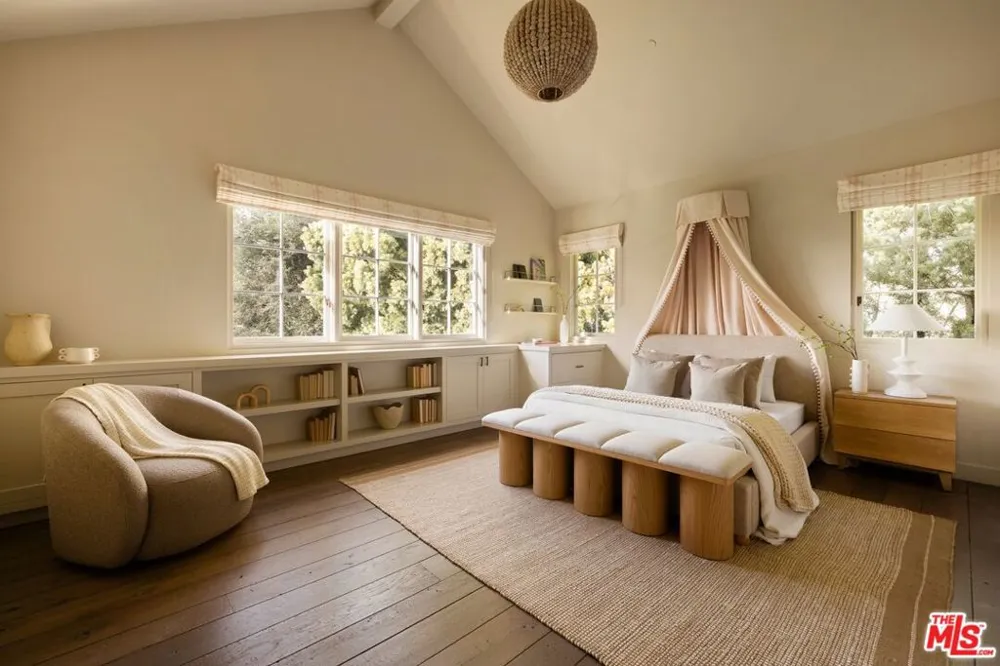 1319 Amalfi Drive Pacific Palisades, CA 90272