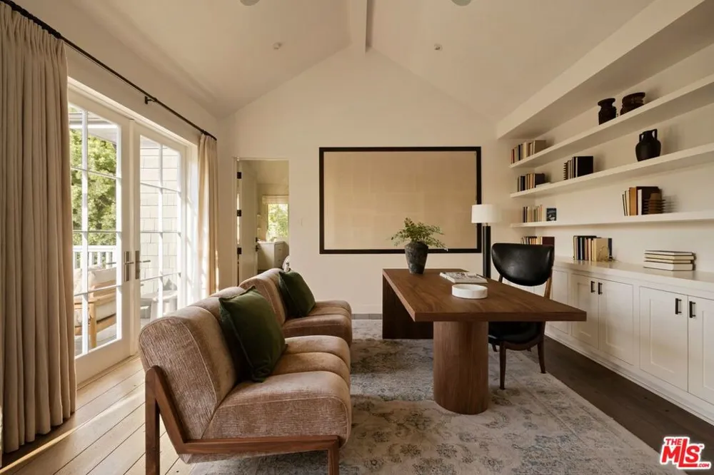 1319 Amalfi Drive Pacific Palisades, CA 90272
