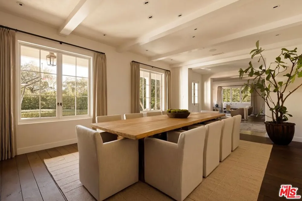 1319 Amalfi Drive Pacific Palisades, CA 90272