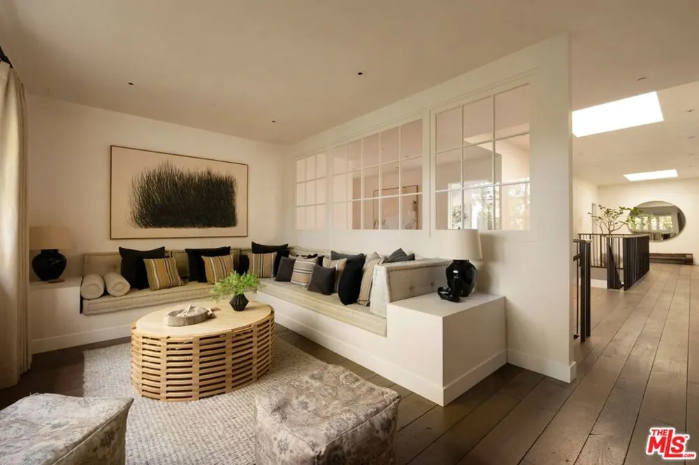1319 Amalfi Drive Pacific Palisades, CA 90272