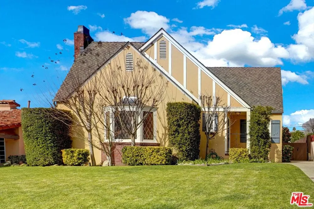 1453 Thompson Avenue