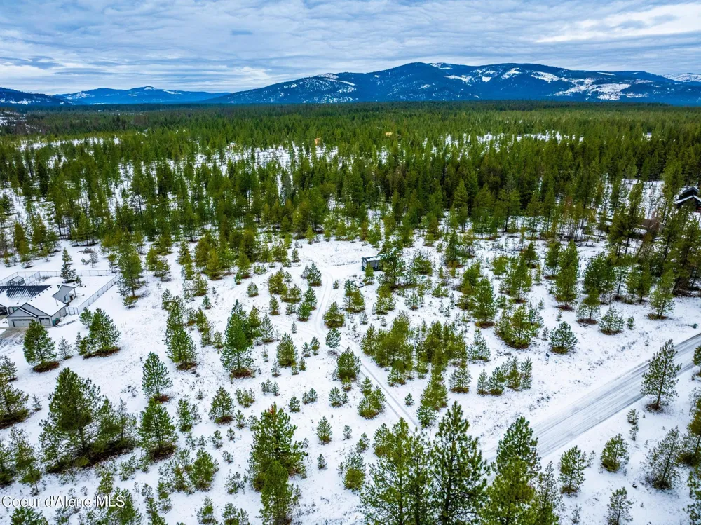 78 WYATT LANE Spirit Lake, ID 83869