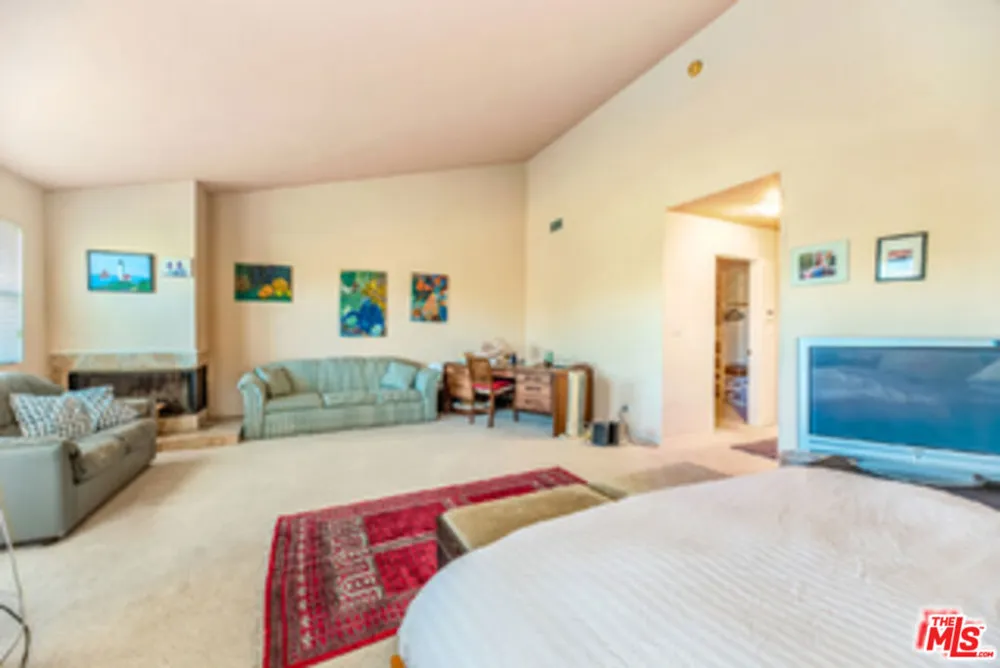 225 Sherman Canal Venice, CA 90291