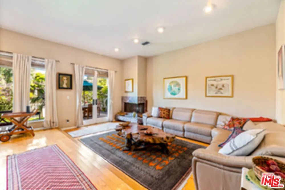 225 Sherman Canal Venice, CA 90291