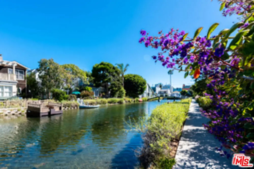 225 Sherman Canal Venice, CA 90291