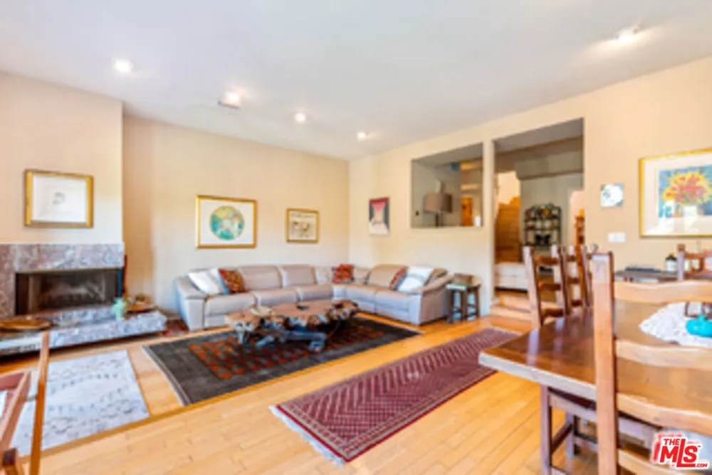 225 Sherman Canal Venice, CA 90291