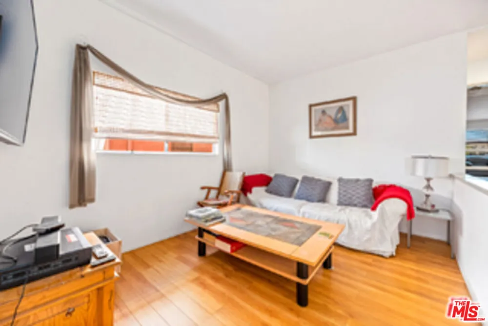 225 Sherman Canal Venice, CA 90291