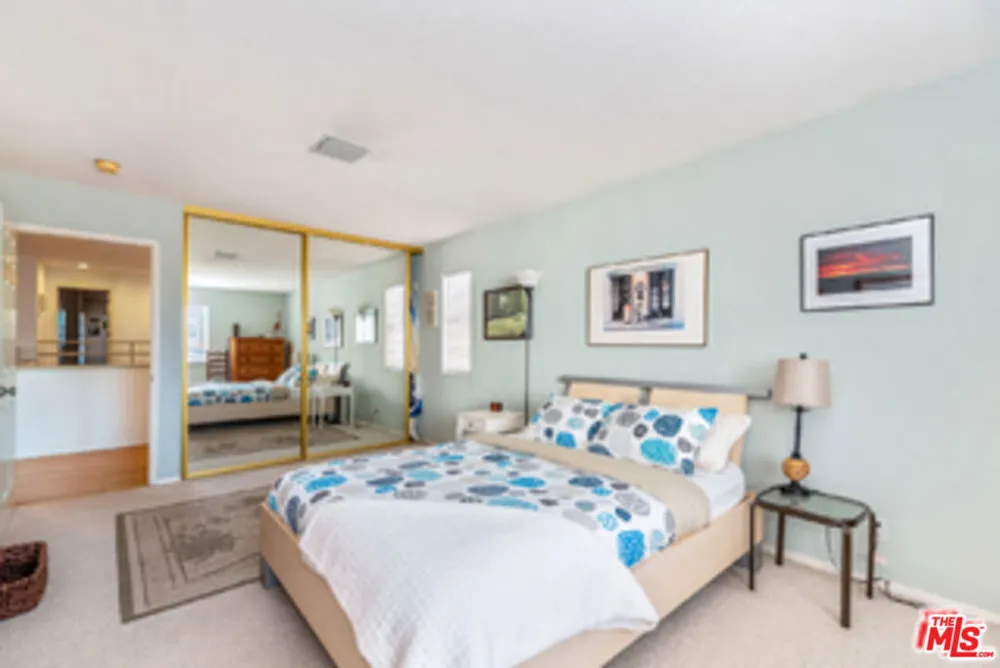 225 Sherman Canal Venice, CA 90291