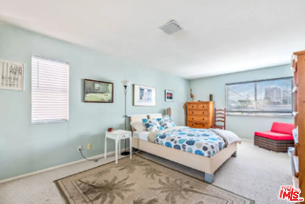 225 Sherman Canal Venice, CA 90291