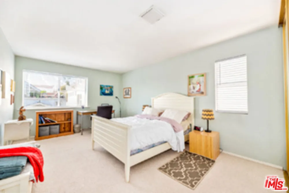 225 Sherman Canal Venice, CA 90291