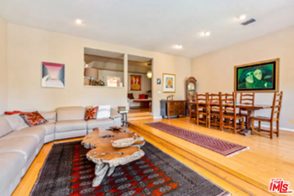 225 Sherman Canal Venice, CA 90291