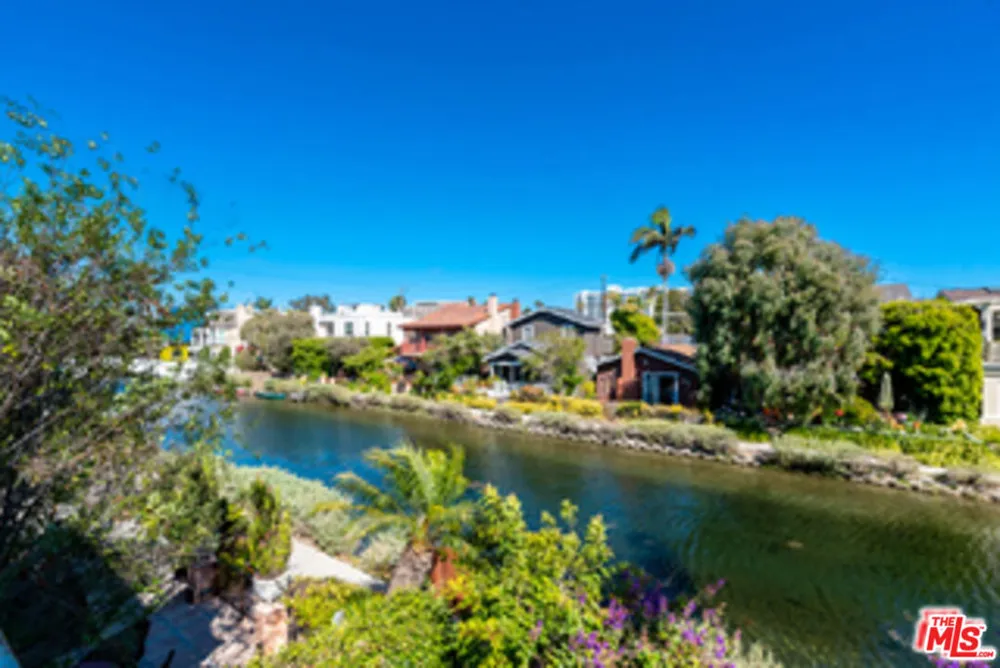 225 Sherman Canal Venice, CA 90291
