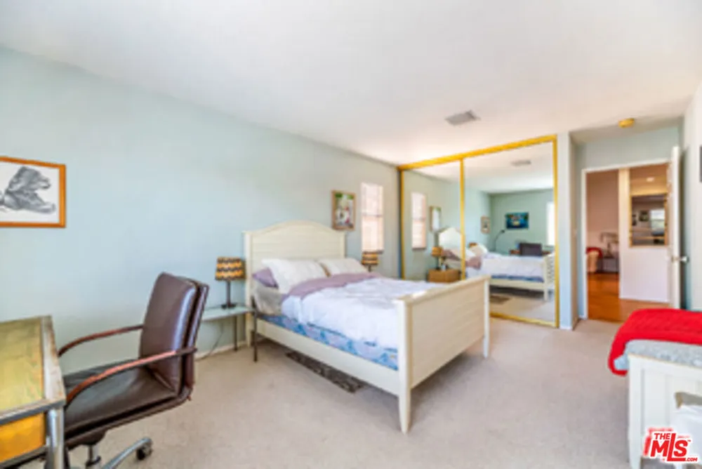 225 Sherman Canal Venice, CA 90291