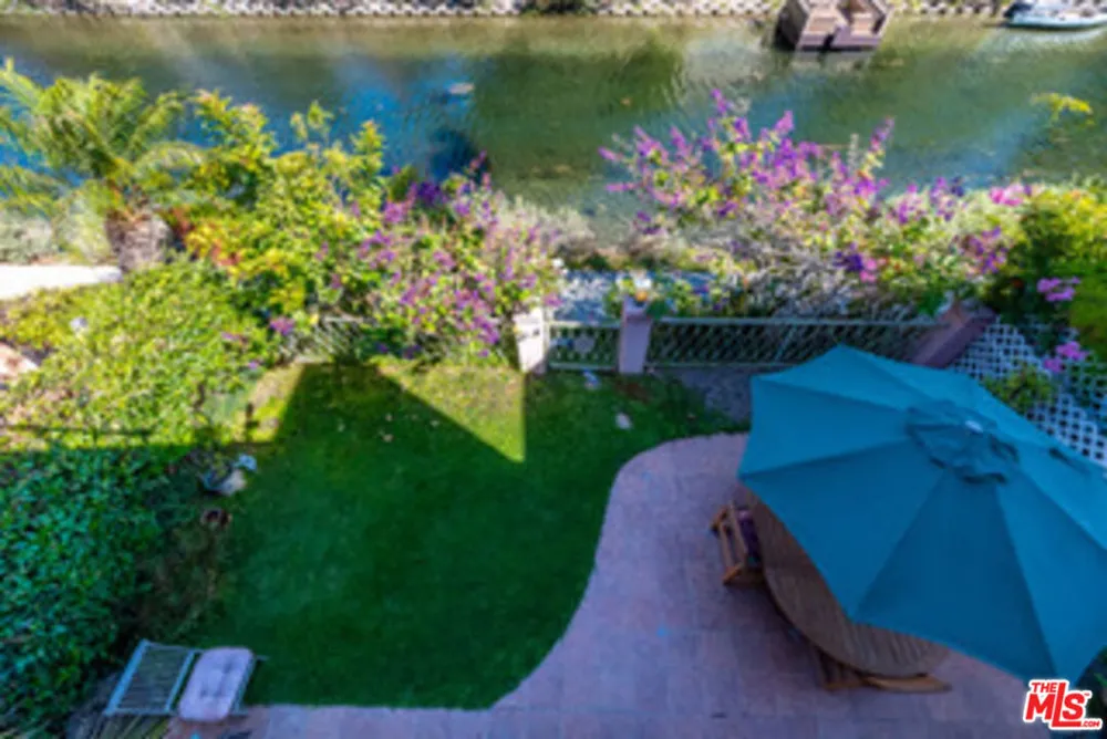 225 Sherman Canal Venice, CA 90291