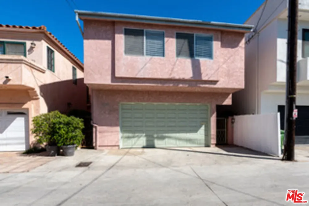 225 Sherman Canal Venice, CA 90291
