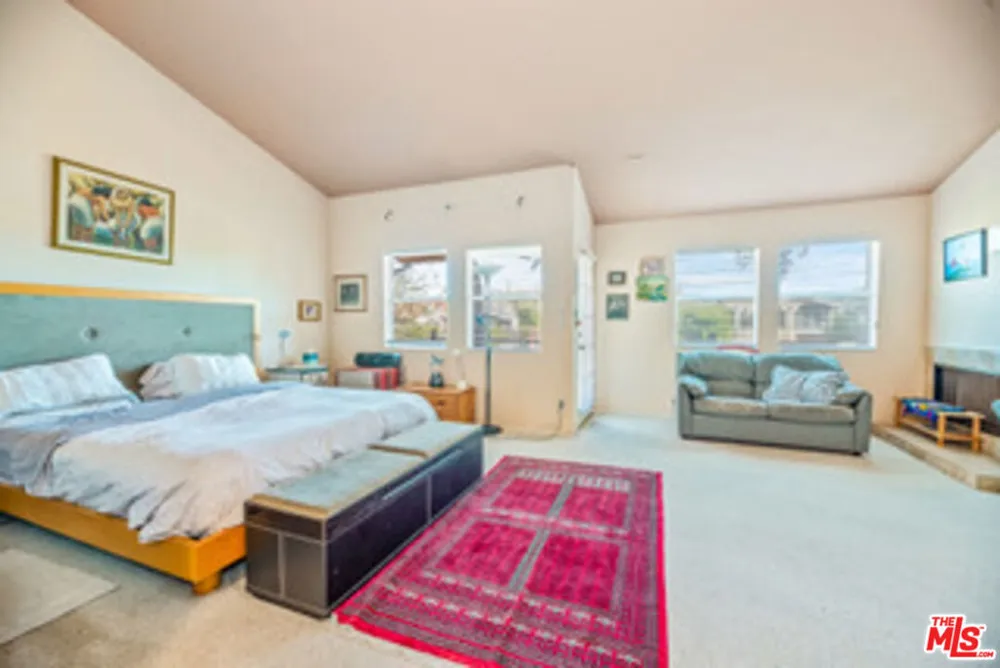 225 Sherman Canal Venice, CA 90291