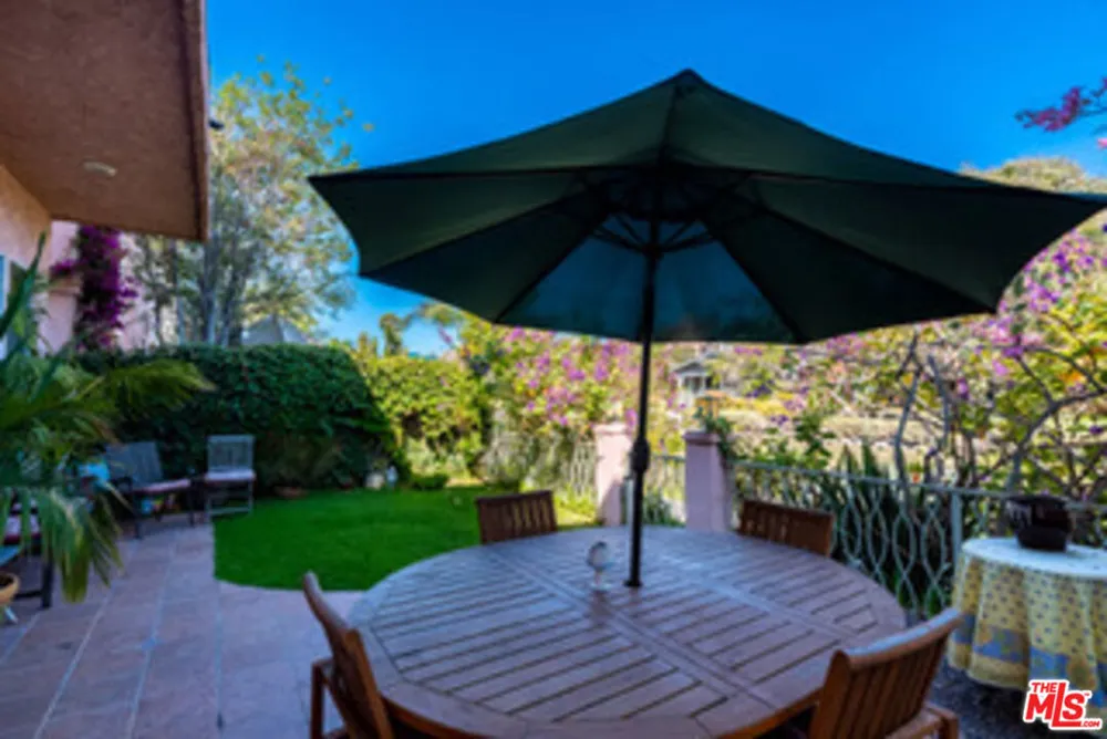 225 Sherman Canal Venice, CA 90291