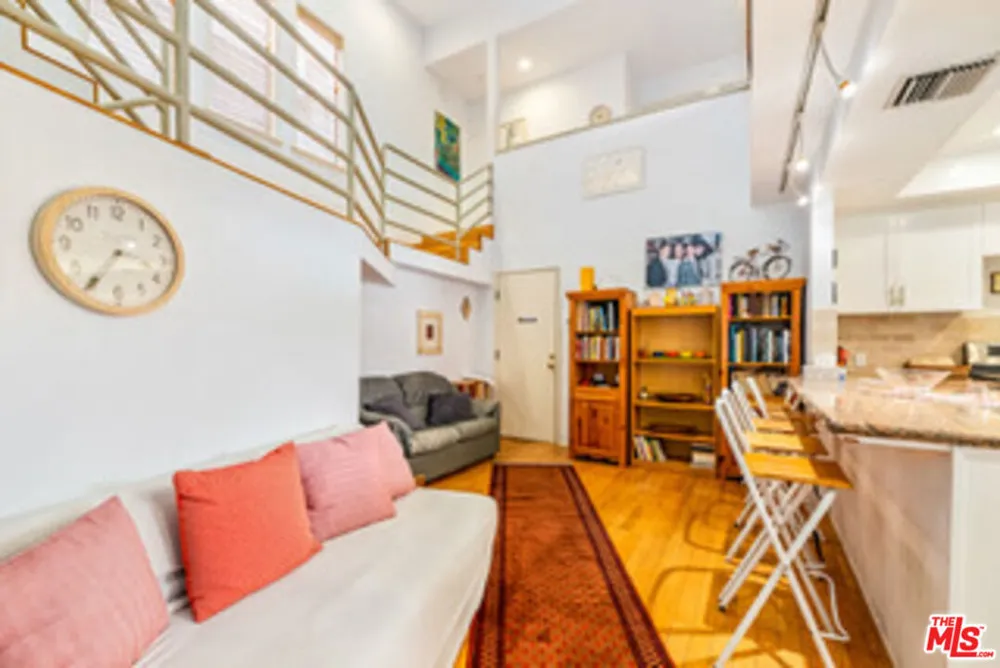 225 Sherman Canal Venice, CA 90291