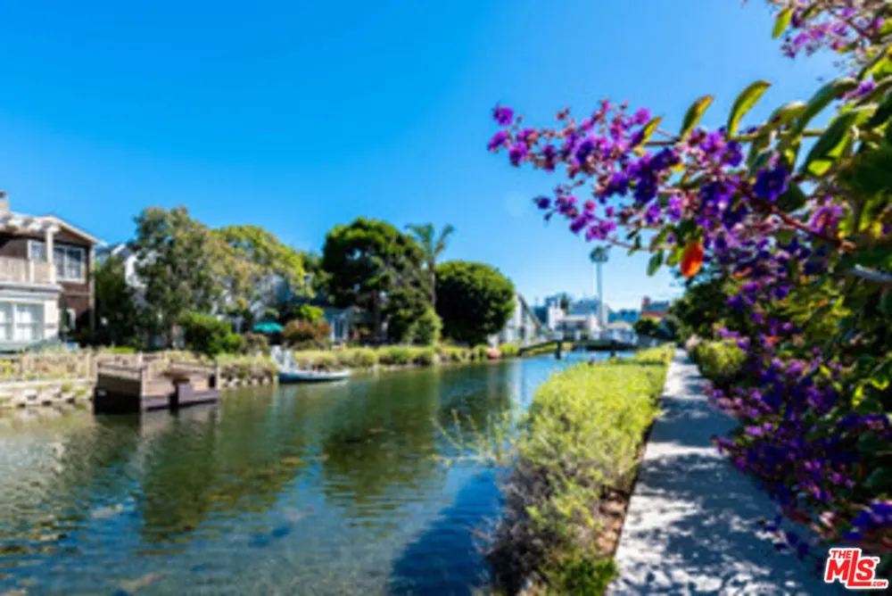 225 Sherman Canal Venice, CA 90291