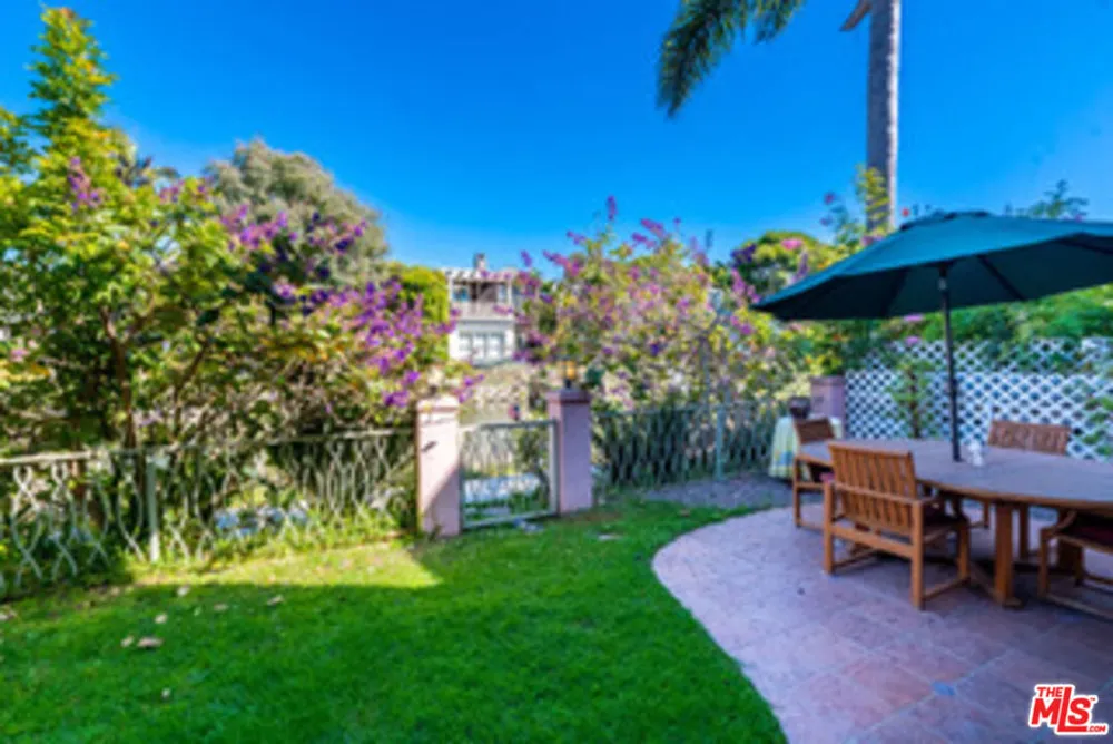 225 Sherman Canal Venice, CA 90291