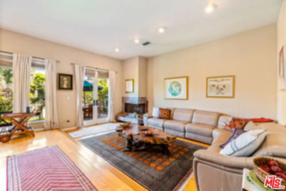 225 Sherman Canal Venice, CA 90291