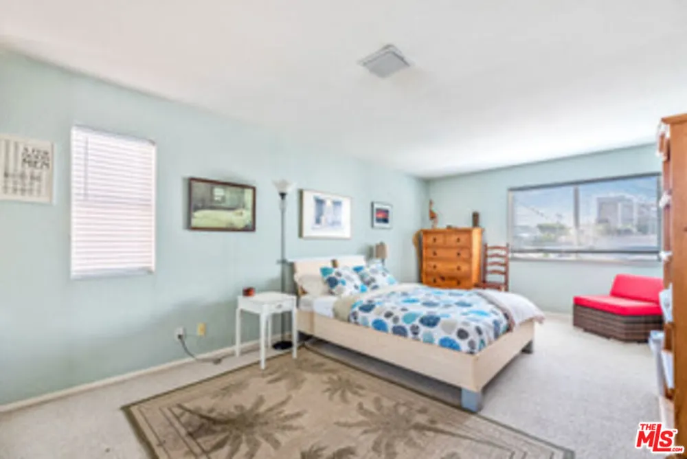 225 Sherman Canal Venice, CA 90291