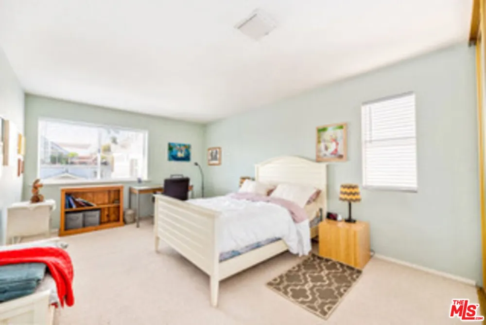 225 Sherman Canal Venice, CA 90291