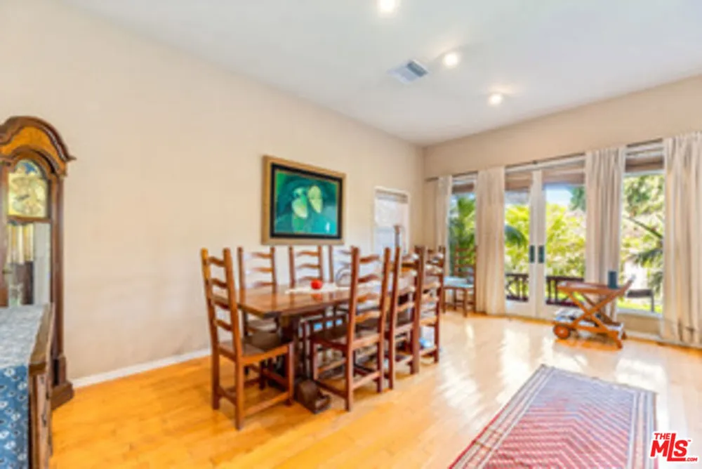 225 Sherman Canal Venice, CA 90291