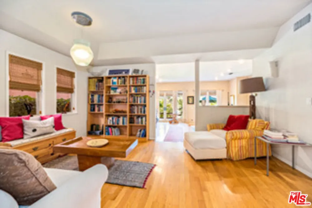 225 Sherman Canal Venice, CA 90291