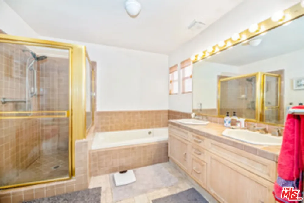 225 Sherman Canal Venice, CA 90291