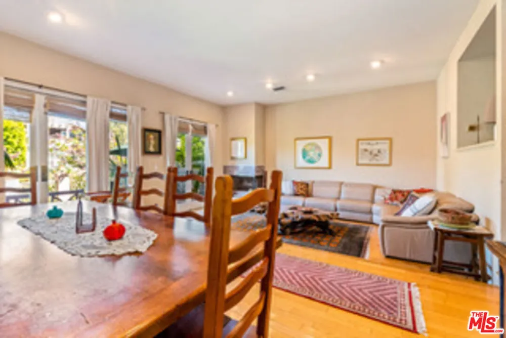 225 Sherman Canal Venice, CA 90291