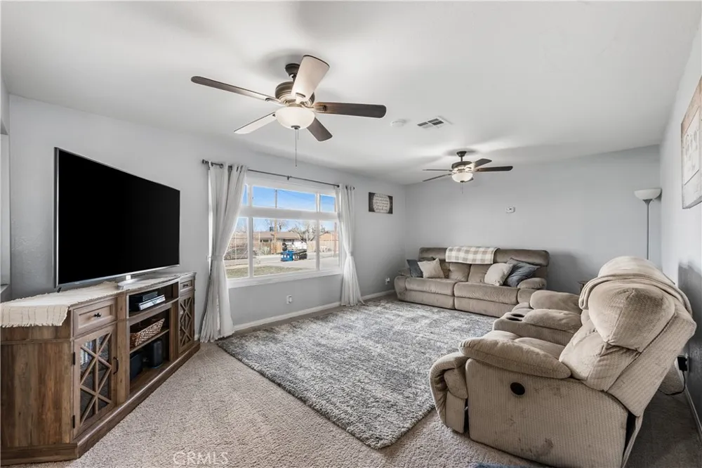 8954 E Avenue T14 Littlerock, CA 93543