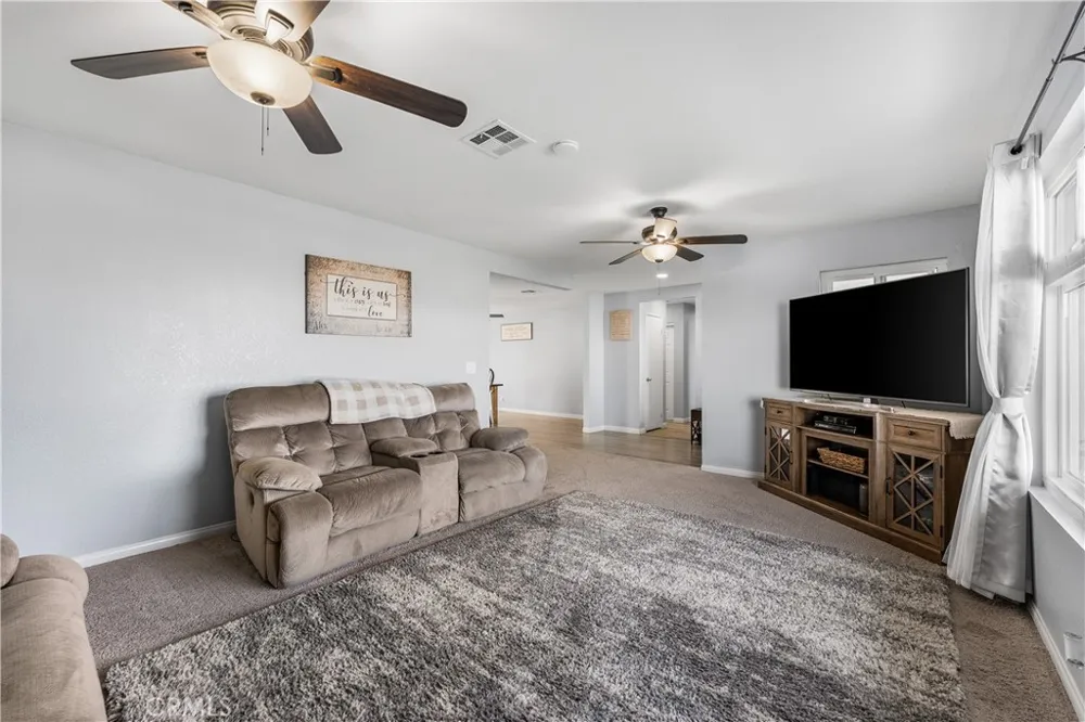 8954 E Avenue T14 Littlerock, CA 93543
