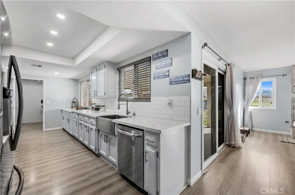 8954 E Avenue T14 Littlerock, CA 93543