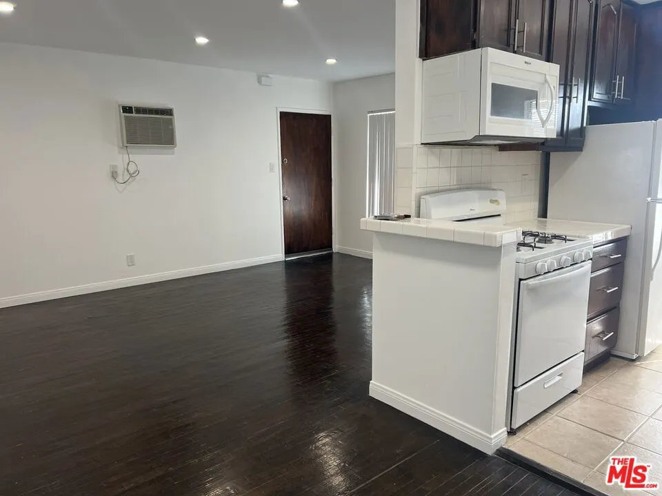 1024 Stanley Avenue #6