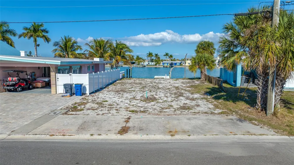 11075 3RD STREET E Treasure Island, FL 33706