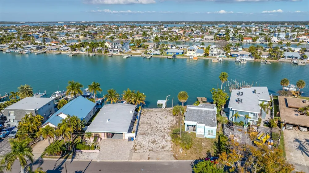 11075 3RD STREET E Treasure Island, FL 33706