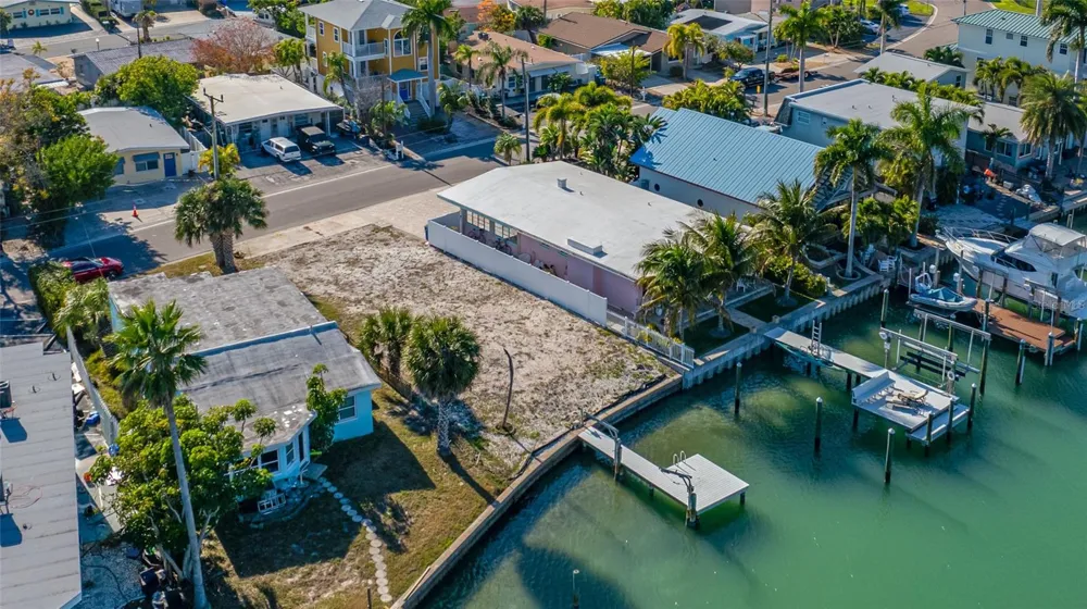 11075 3RD STREET E Treasure Island, FL 33706