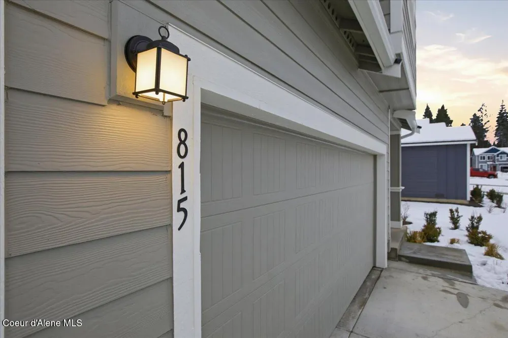 815 E Burdock Loop Hayden, ID 83835