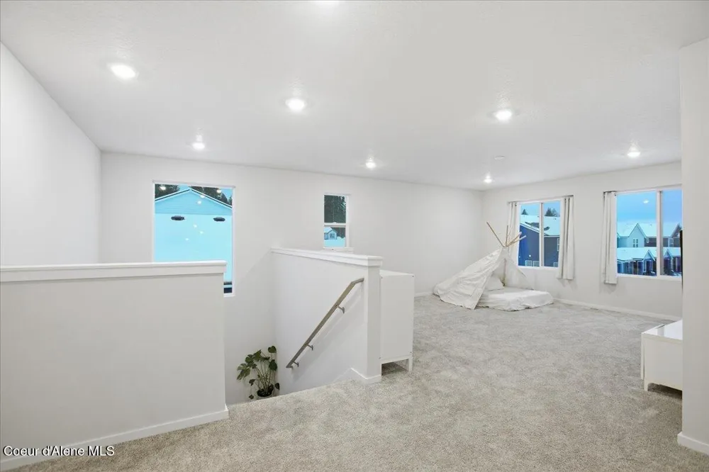 815 E Burdock Loop Hayden, ID 83835