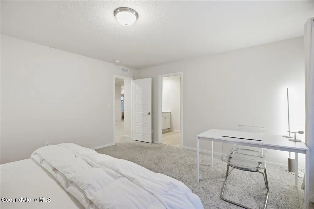 815 E Burdock Loop Hayden, ID 83835