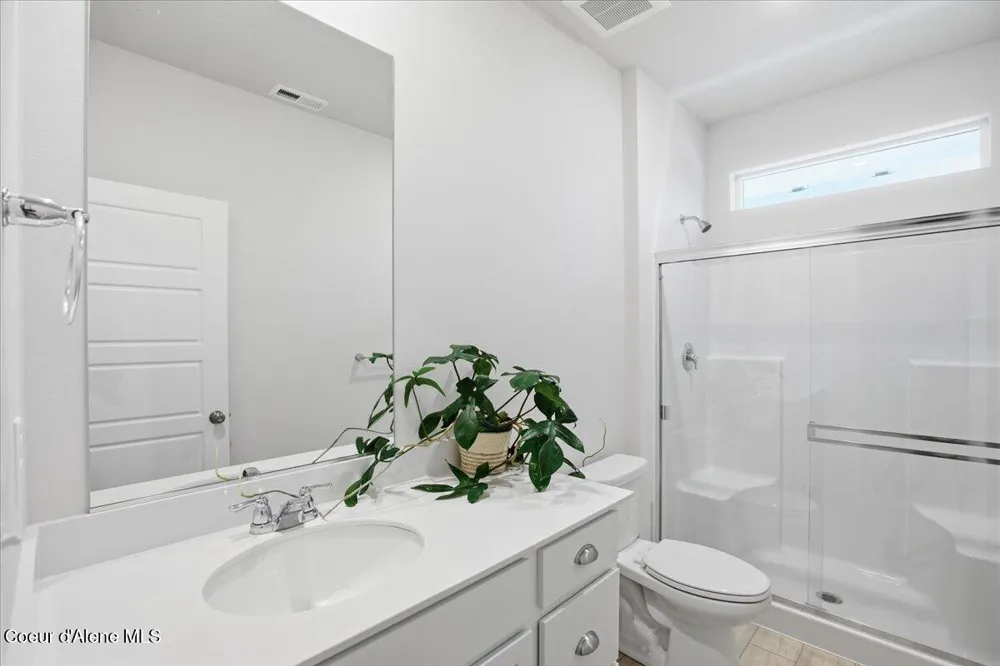 815 E Burdock Loop Hayden, ID 83835