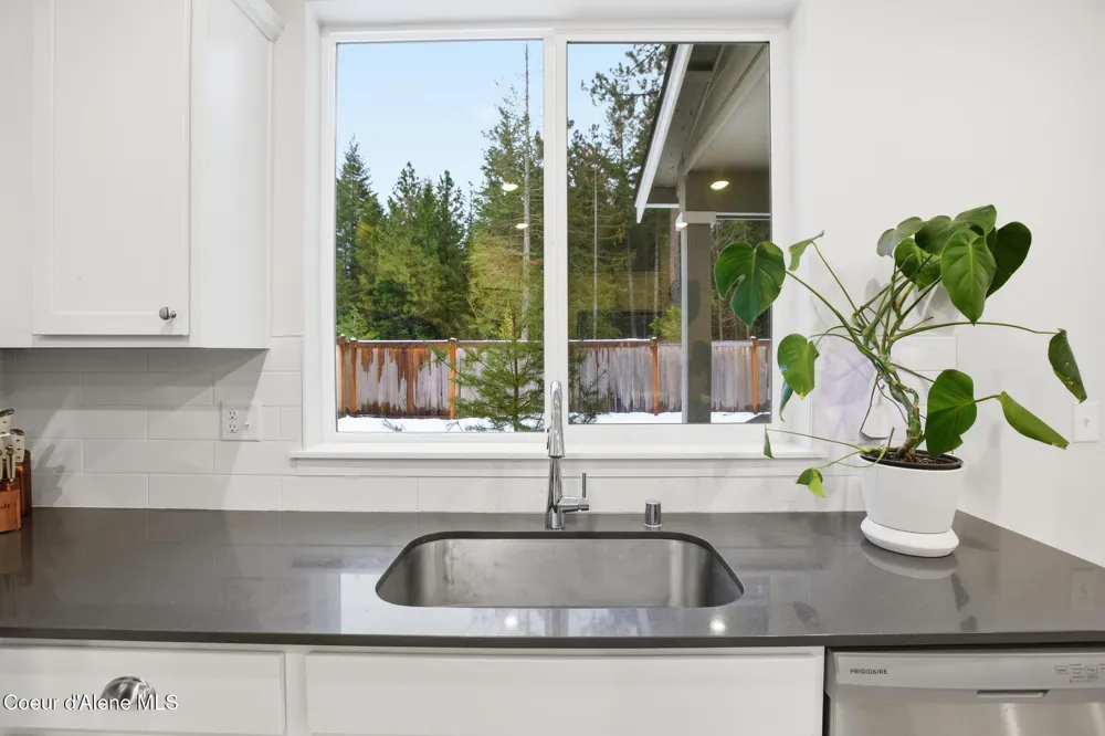 815 E Burdock Loop Hayden, ID 83835