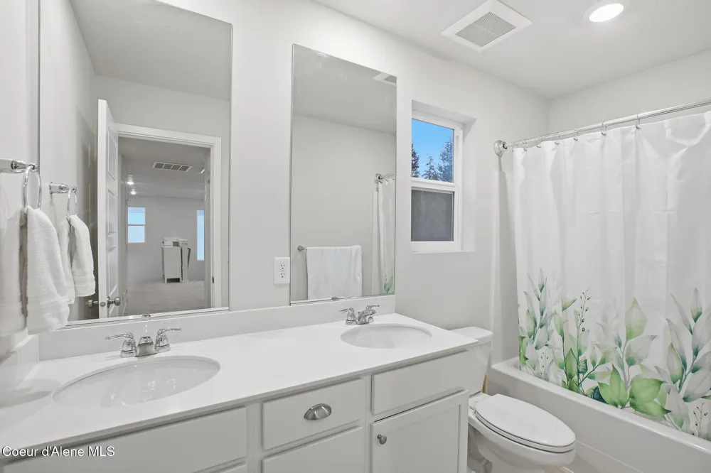 815 E Burdock Loop Hayden, ID 83835