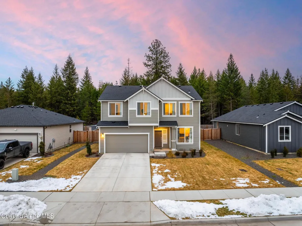 815 E Burdock Loop Hayden, ID 83835