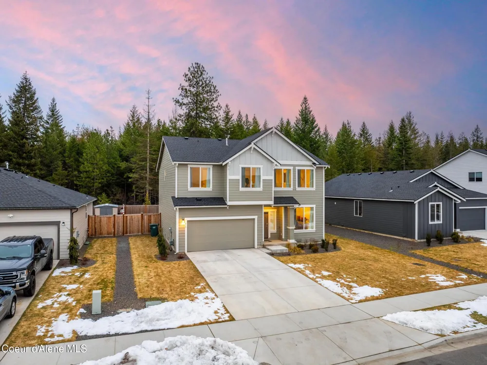 815 E Burdock Loop Hayden, ID 83835
