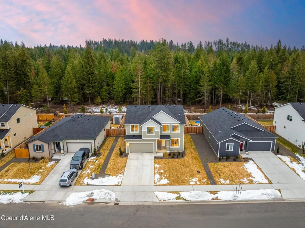 815 E Burdock Loop Hayden, ID 83835