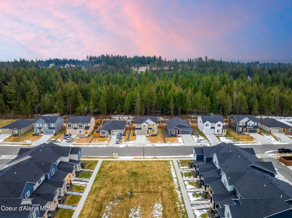 815 E Burdock Loop Hayden, ID 83835